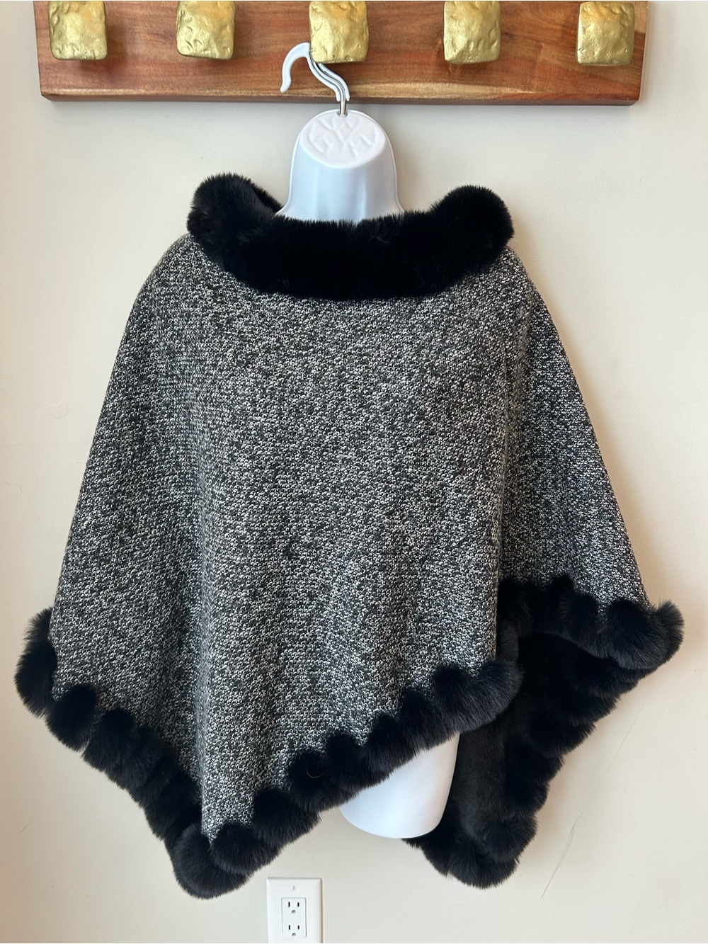 Cross Tree Lane Faux Fur Trim Tweed Poncho Cape Wrap One Size NWT